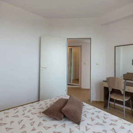 1-bed Modern Sea View In 3* Aheloy